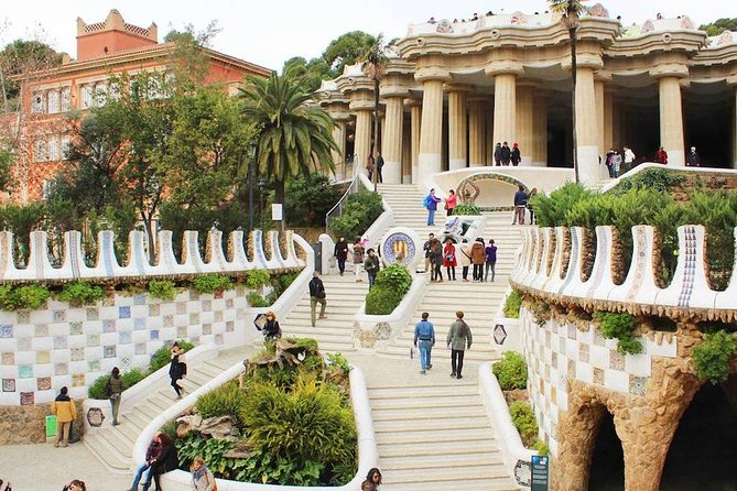 Barcelona in 1 Day: Sagrada Familia, Park Guell,Old Town & Pickup - Montjuïc views, Olympic memories, and Plaça Espanya