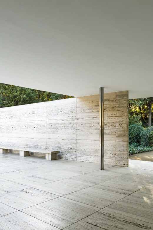 Barcelona: Mies van der Rohe Pavilion Ticket and Audio Guide - When Photography Becomes Part of the Scene