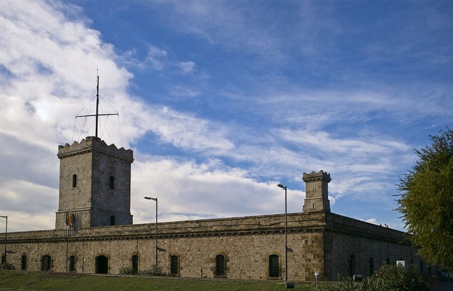 Barcelona: Montjuïc Cable Car Ticket with Audio Guide - Who will enjoy this experience most?