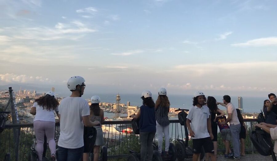 Barcelona: Montjuïc Segway Tour - Starting beside the Triumphal Arch