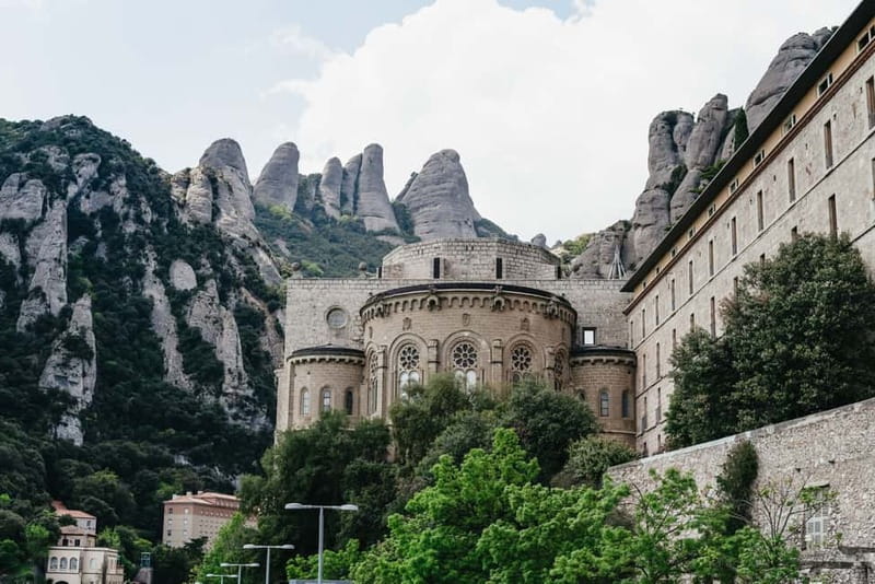 Barcelona: Montserrat and Winery Tour with Tapas or Lunch - Planning your free time at Montserrat