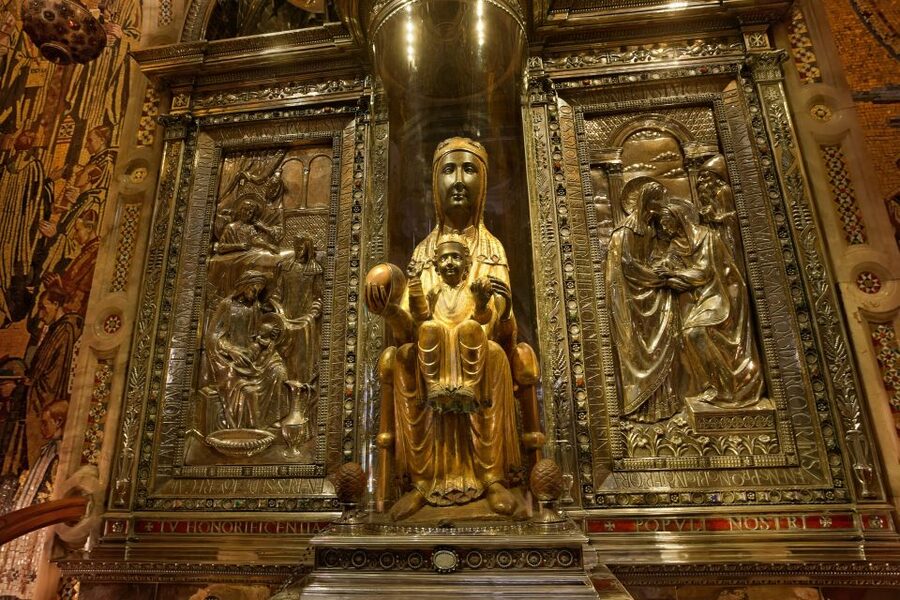 Barcelona: Montserrat Tour with Lunch & Wine Tasting Option - Three hours for views, free time, and exploring