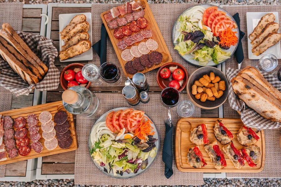Barcelona: Montserrat Visit & Lunch at Farmhouse Small Group - Is $110 a fair price?
