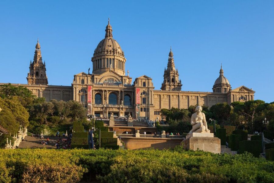 Barcelona: Museu Nacional d'Art de Catalunya Entrance Ticket - Arriving at the Palau Nacional on Montjuïc