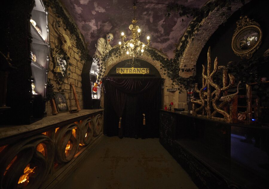 Barcelona: Nightmare Horror Museum Maze Entry Ticket - Why the actors matter more than the building