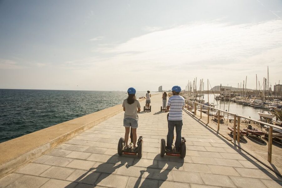 Barcelona: Old Port and Gothic Quarter Guided Segway Tour - What the one-hour schedule really means
