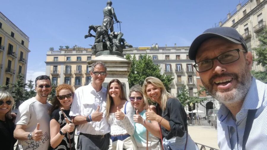Barcelona: Old Town and Gothic Quarter Walking Tour - Key points at a glance