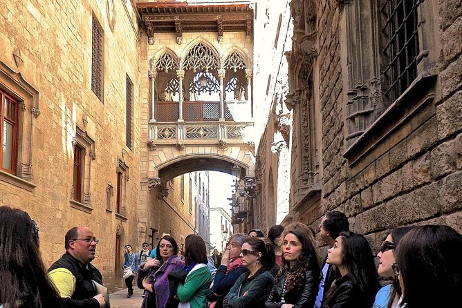 Barcelona Old Town & Gothic Quarter Small Group Tour - Gothic Quarter: Roman Stones and Medieval Lanes