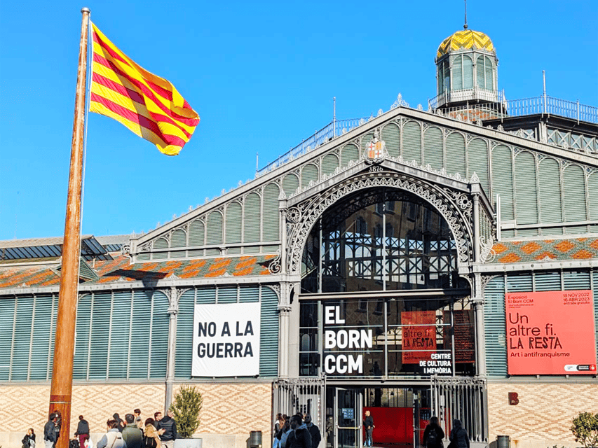 Barcelona: Old Town Private Walking Tour of Past and Present - Plaça de Sant Felip Neri and the value of looking up