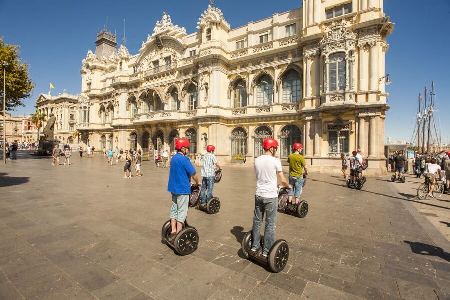Barcelona: Old Town & Seafront Segway Tour - Starting in the Tres Xemeneies gardens