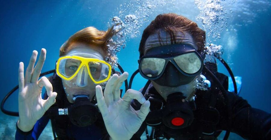 Barcelona: PADI Discover Scuba Diving - The beach entry makes a first attempt easier