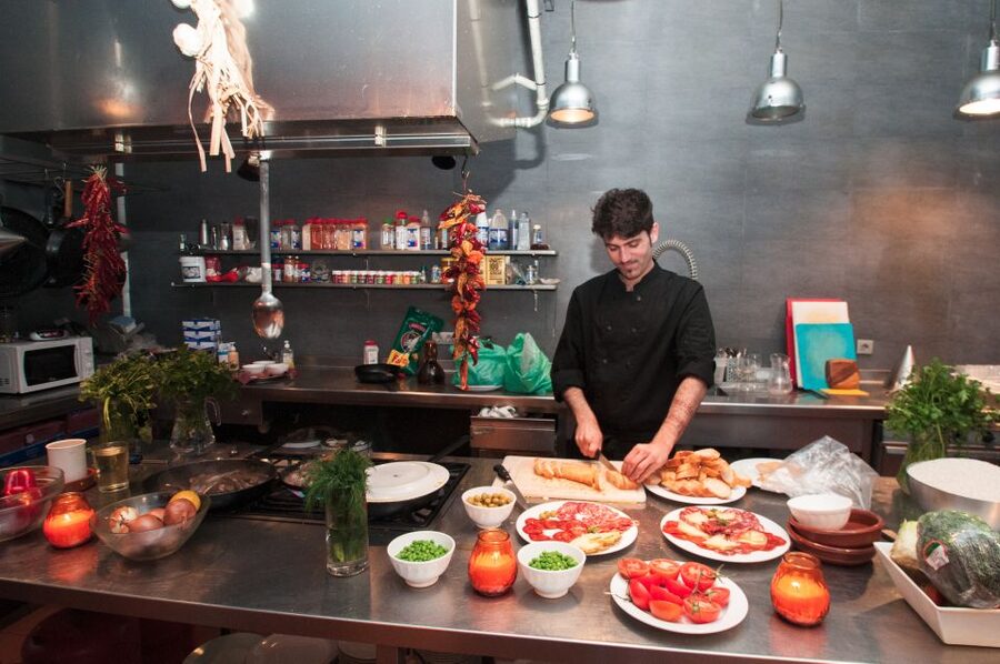 Barcelona: Paella Cooking Experience & Boqueria Market Tour - Who should book this Barcelona food experience?