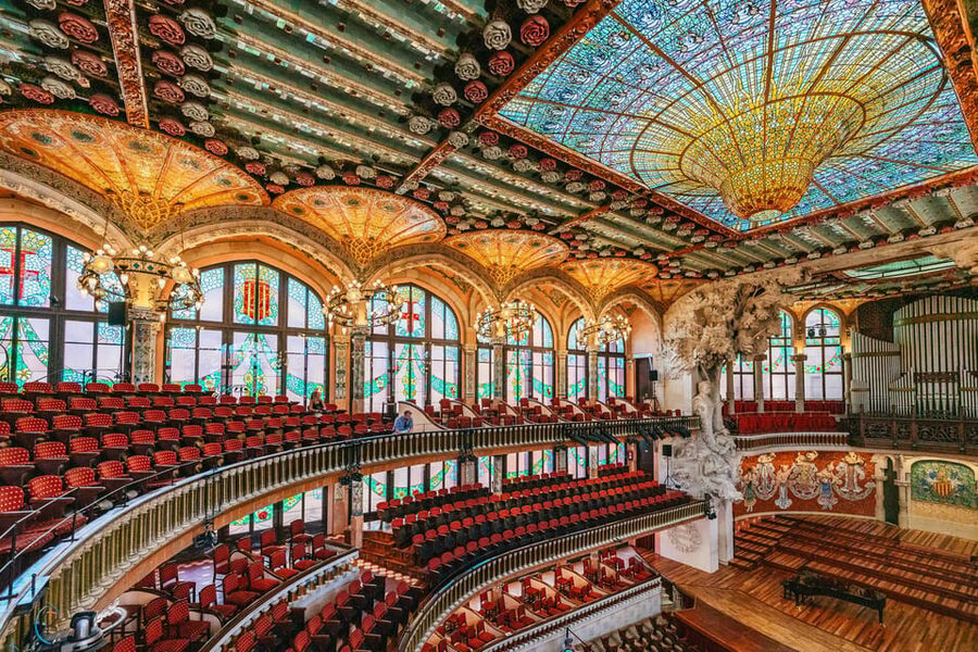 Barcelona: Palau de la Música Guided Tour - Taking your time on the floral staircase