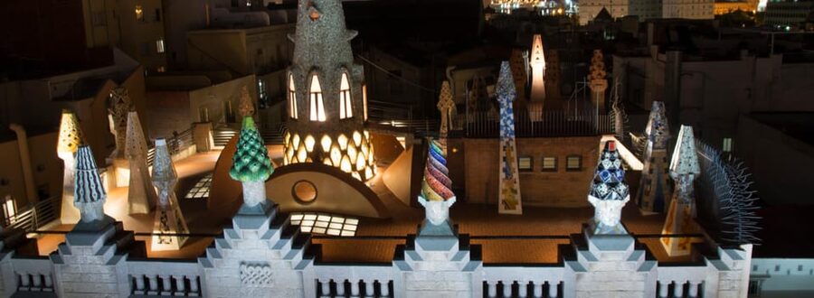 Barcelona: Palau Güell by Gaudí Entrance Ticket - Rooms, woodwork, and stained glass
