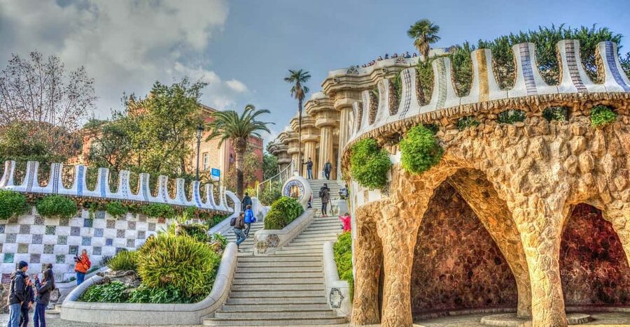Barcelona: Park Güell Guided Tour - The viaducts and Gaudí’s stonework
