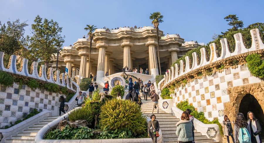 Barcelona: Park Güell Guided Tour & Priority Access - Who should book this Park Güell tour?