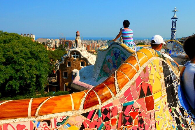 Barcelona: Park Güell Guided Tour & Tickets with Fast-Track Entry - Passing the Gaudí House Museum