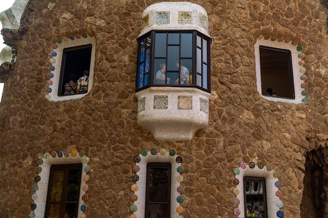 Barcelona: Park Güell Guided Tour & Tickets with Fast-Track Entry - What the $32.44 price really buys