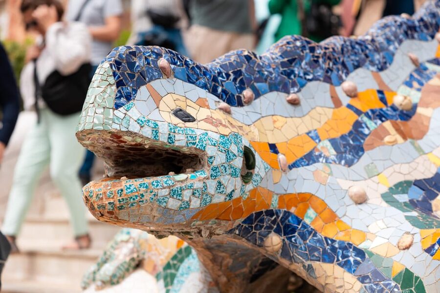 Barcelona: Park Güell Guided Tour with Fast-Track Access - Entering through the Marianao entrance