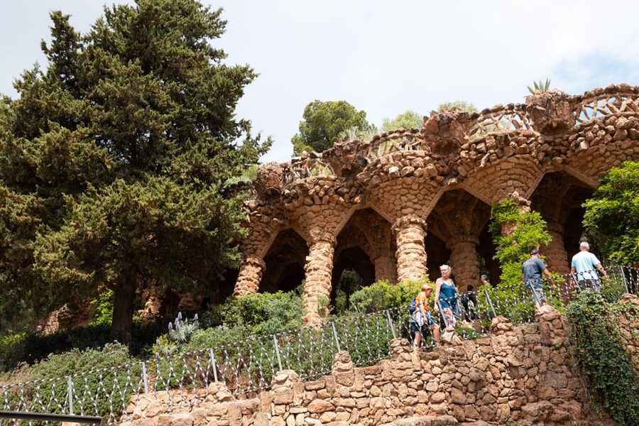 Barcelona: Park Güell Guided Tour with Fast-Track Access - Higher paths and the Barcelona view