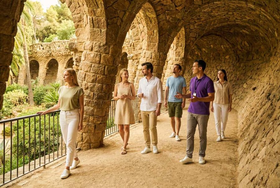 Barcelona: Park Güell Guided Tour with Fast-Track Ticket - The terrace and Barcelona views