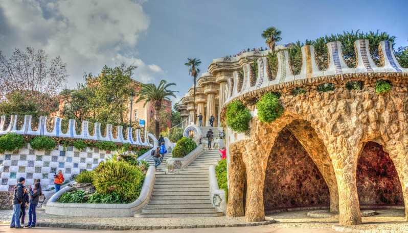Barcelona: Park Güell Guided Tour - The Ctra. del Carmel meeting point