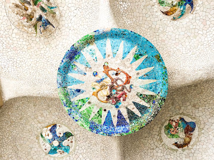 Barcelona: Park Güell & La Sagrada Familia Tickets and Tour - Why seeing both sites together makes sense