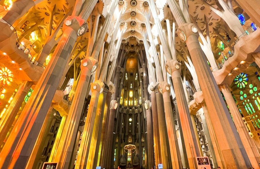 Barcelona: Park Güell & La Sagrada Familia Tickets and Tour - Who should book this tour?
