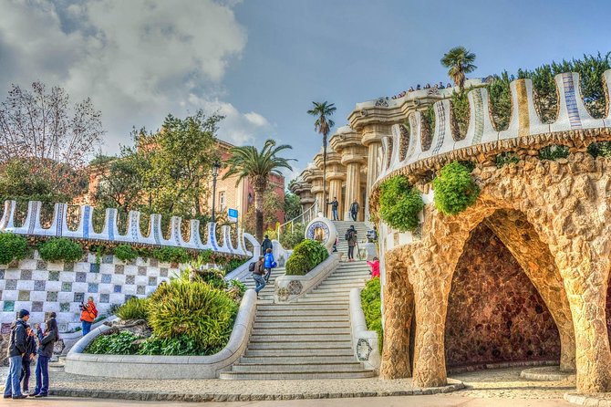 Barcelona: Park Guell Skip the Line Guided Tour - The Gaudí Salamander and Park Güell’s playful side