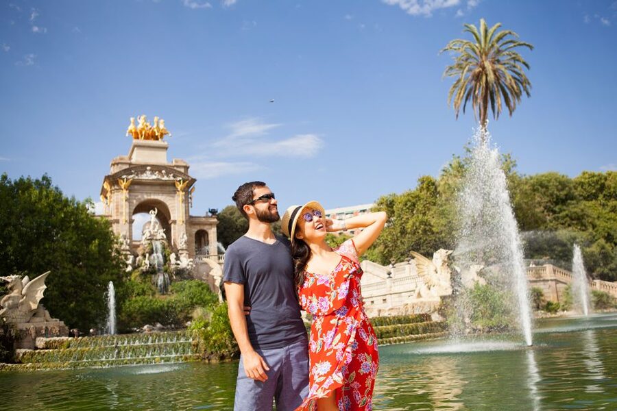Barcelona: Photoshoot Tour Old Town - Is $56 a fair price?