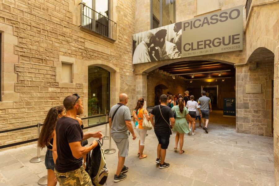 Barcelona: Picasso Museum Skip-the-Line Guided Tour - What the guides add to the paintings