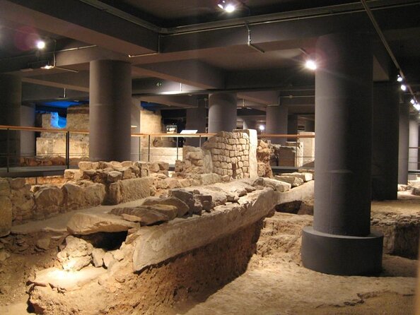Barcelona Private Custom Tour with a Local, Icons & Hidden Gems - A private walk that begins with your interests