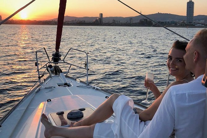 Barcelona Private Sunset Sailing with Drinks - Who will enjoy this Barcelona sailing trip