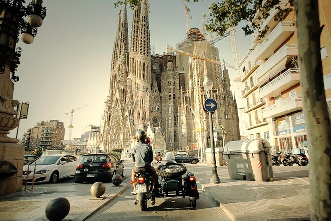 Barcelona Private Tour by Sidecar Motorcycle - Down to Columbus, Port Vell, and Barceloneta