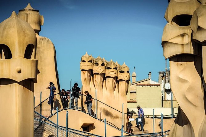 Barcelona Private Tour with Sagrada Familia Skip-the-Line - El Born and Santa Maria del Mar
