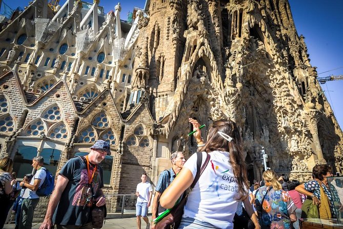 Barcelona Private Tour with Sagrada Familia Skip-the-Line - Passeig de Gràcia and Gaudí’s famous façades