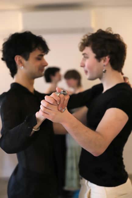 Barcelona: Rooftop Tango Lesson with Drinks and Videos - Why the Small Group Size Helps