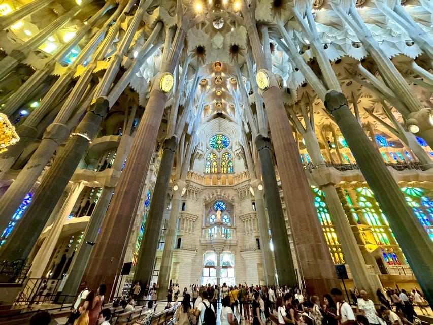 Barcelona: Sagrada Familia Entry Ticket and Guided Tour - Key points at a glance