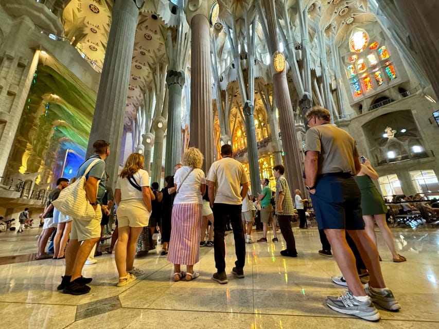 Barcelona: Sagrada Familia Entry Ticket and Guided Tour - Practical clothing and access advice
