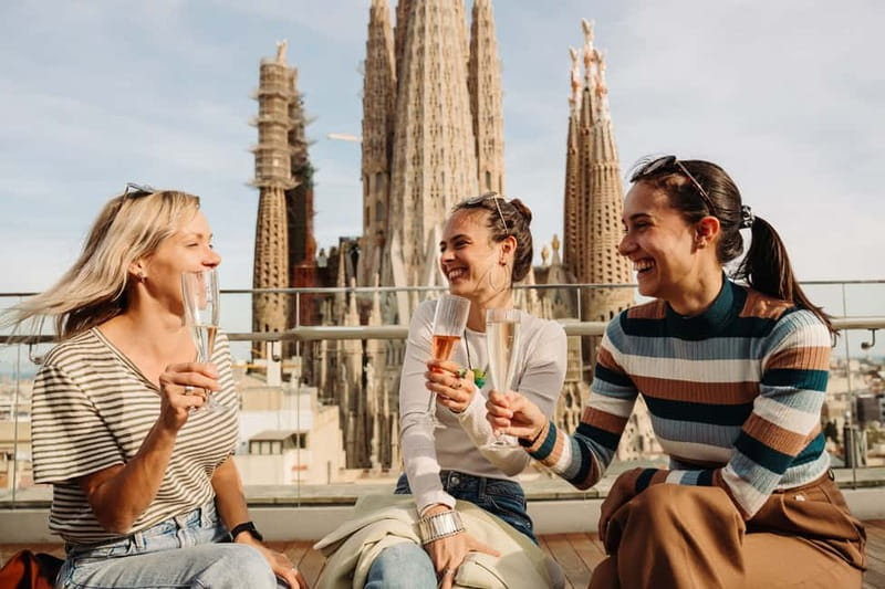 Barcelona: Sagrada Familia Evening Tour with Cava - A cava toast at Sercotel Rosellón
