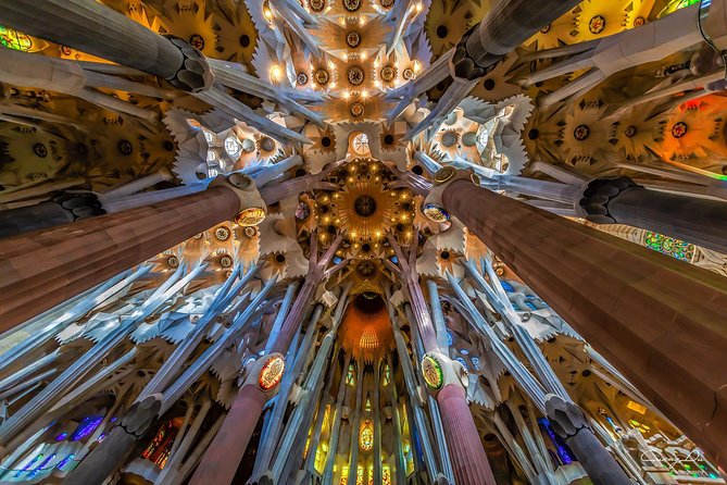 Barcelona: Sagrada Familia Fast Track Tour with Tower Option - Entering Gaudí’s basilica without the usual wait