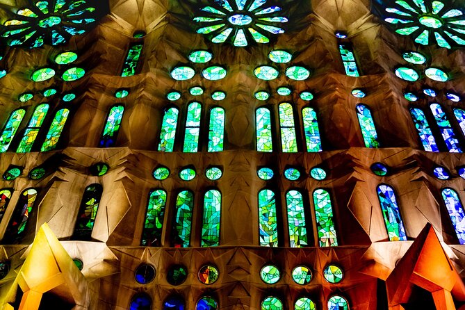 Barcelona Sagrada Familia Guided Visit With Optional Extras. - Morning or afternoon: choosing the right time