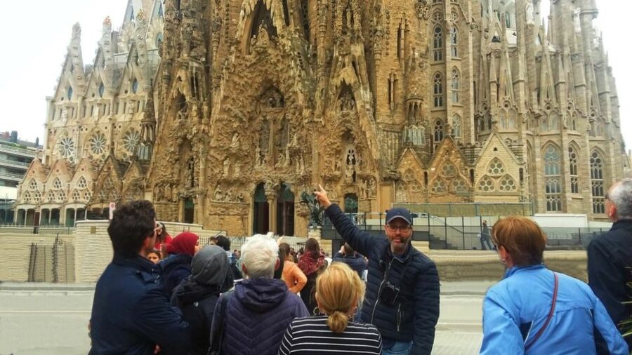 Barcelona & Sagrada Familia Half-Day Tour with Hotel Pickup - Who will get the most from this tour