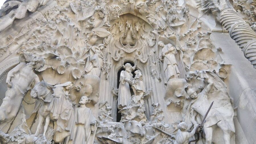 Barcelona & Sagrada Familia Half-Day Tour with Hotel Pickup - Montjuïc and Mirador del Alcalde for the city view
