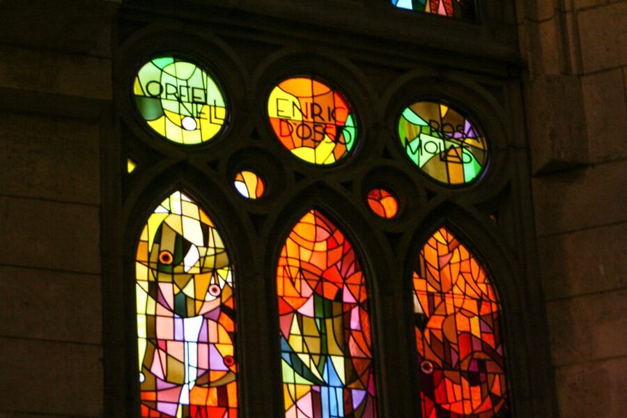 Barcelona: Sagrada Familia, Park Güell and Old Town Tour - The one-hour lunch break