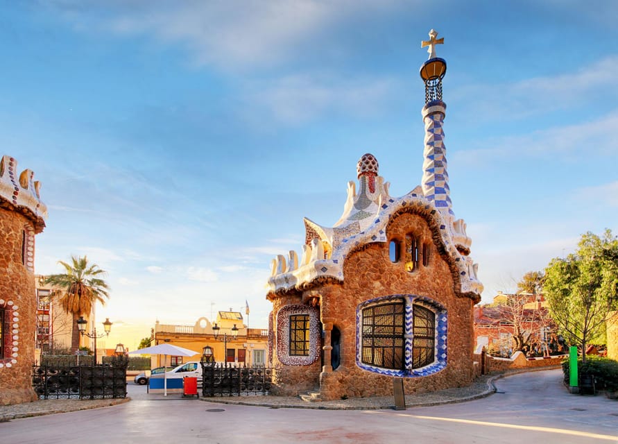 Barcelona: Sagrada Familia & Park Güell Guided Tour & Ticket - Key points to know before booking