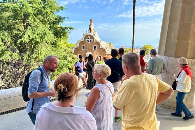 Barcelona: Sagrada Familia & Park Guell Guided Tour + Transfer - Two Gaudí icons, one well-planned route