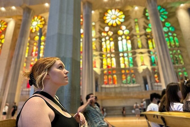 Barcelona: Sagrada Familia & Park Guell Guided Tour + Transfer - Park Güell: mosaics, hills, and city views