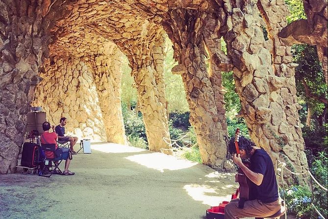Barcelona: Sagrada Familia, Park Guell & Tapas Private Tour - Park Güell and the view across Barcelona