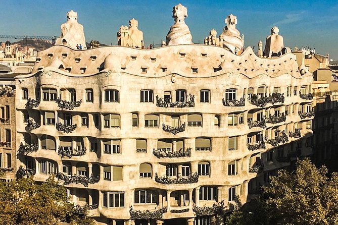 Barcelona: Sagrada Familia, Park Guell & Tapas Private Tour - How much value do you get for $237.02?